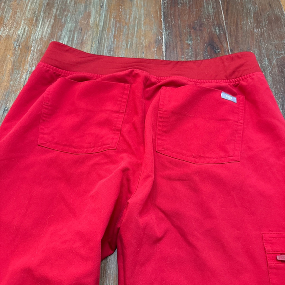 FIGS Zamora Limited Edition Red Technical Collection Jogger Scrub Pants Small - Picture 10 of 11